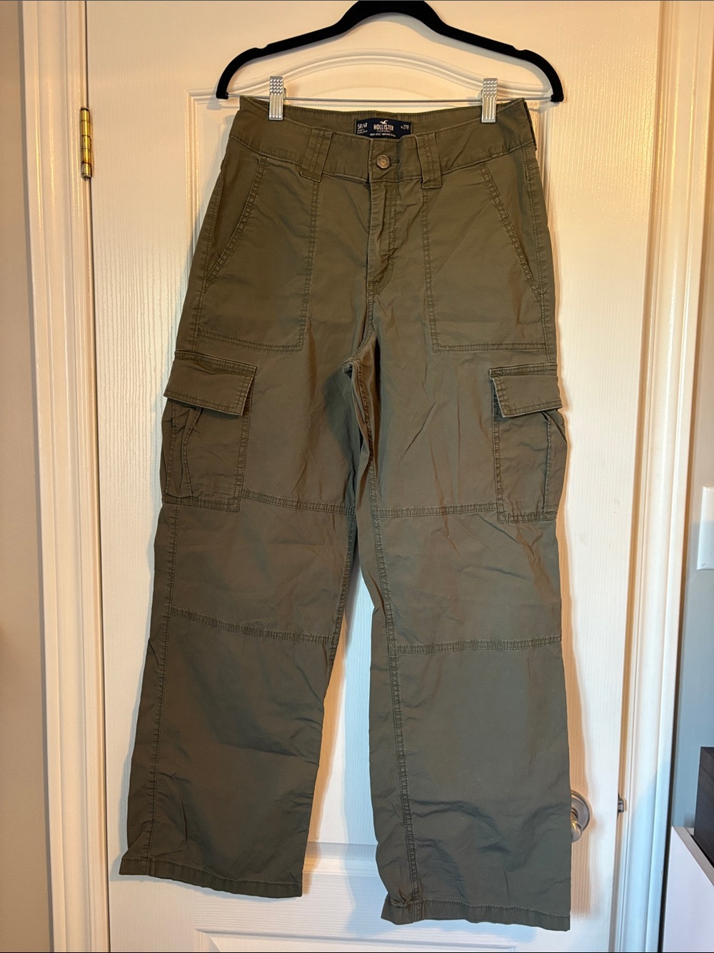 Hollister Women High-Rise Vintage Baggy Cargo Pants Green